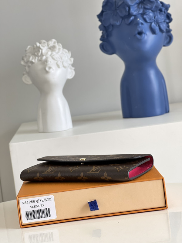 l**is V*t*n emilie wallet
