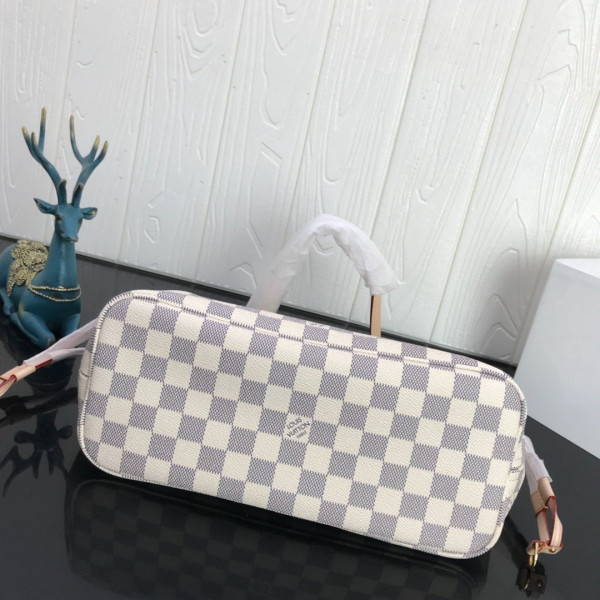 l**is V*t*n neverfull pm