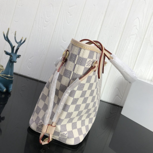 l**is V*t*n neverfull pm