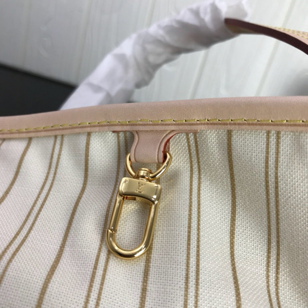 l**is V*t*n neverfull pm