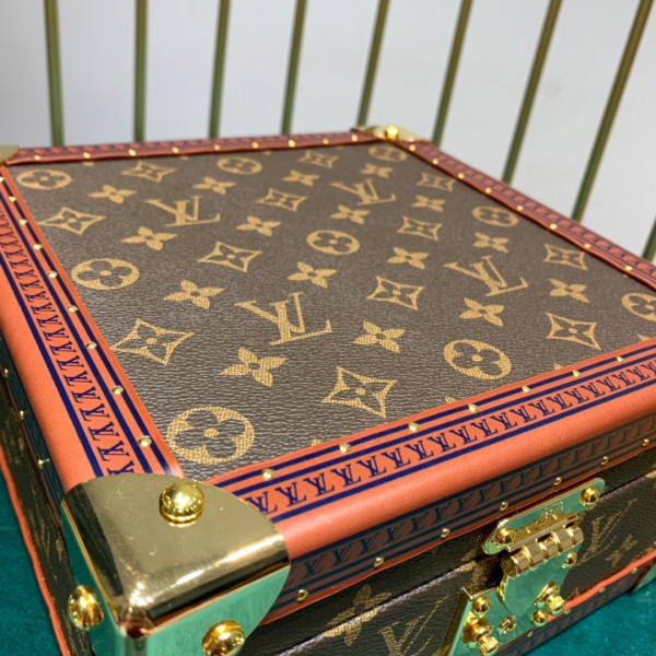l**is V*t*n jewelry box