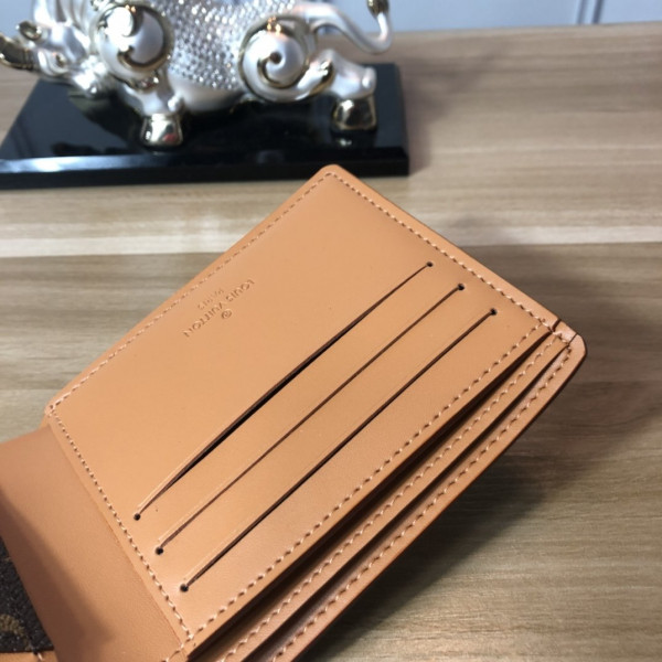 l**is V*t*n multiple wallet