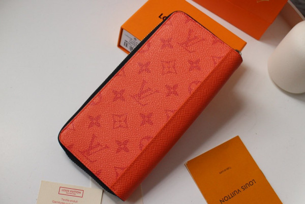 l**is V*t*n zippy wallet vertical