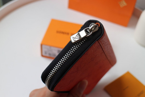 l**is V*t*n zippy wallet vertical