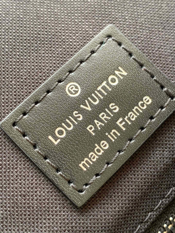 l**is V*t*n christopher backpack