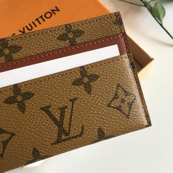 l**is V*t*n bandouliere 50double card holder