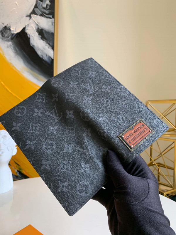 l**is V*t*n brazza wallet