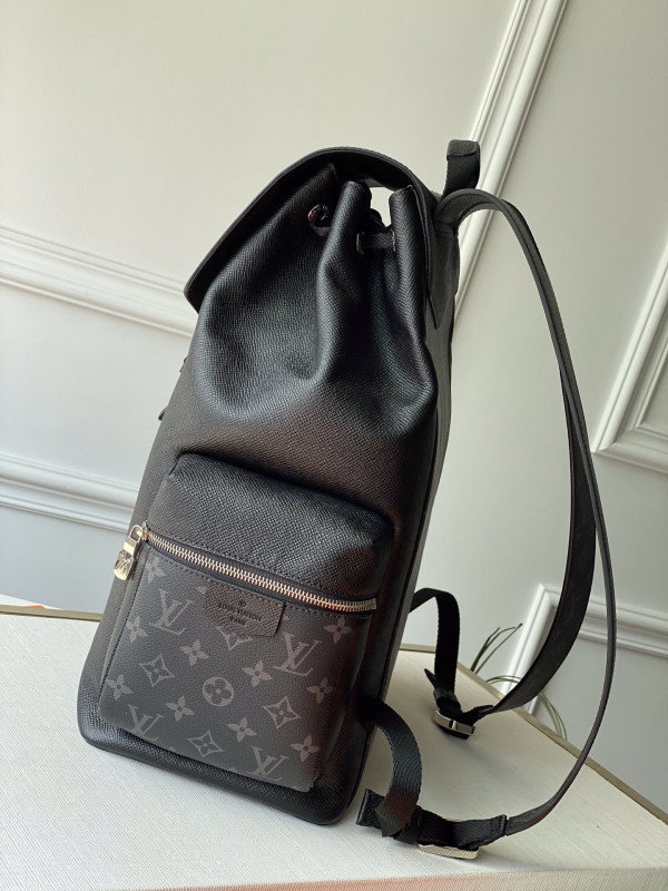 l**is V*t*n outdoor backpack