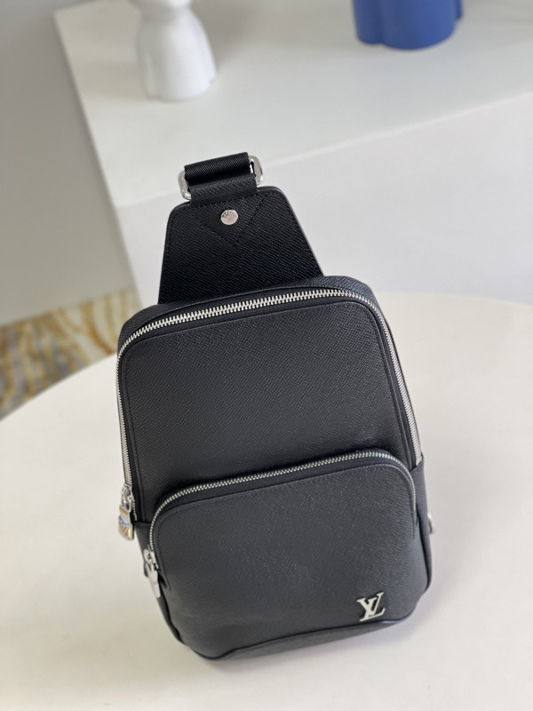 l**is V*t*n avenue sling bag