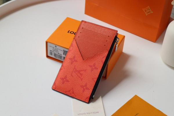 l**is V*t*n coin card holder
