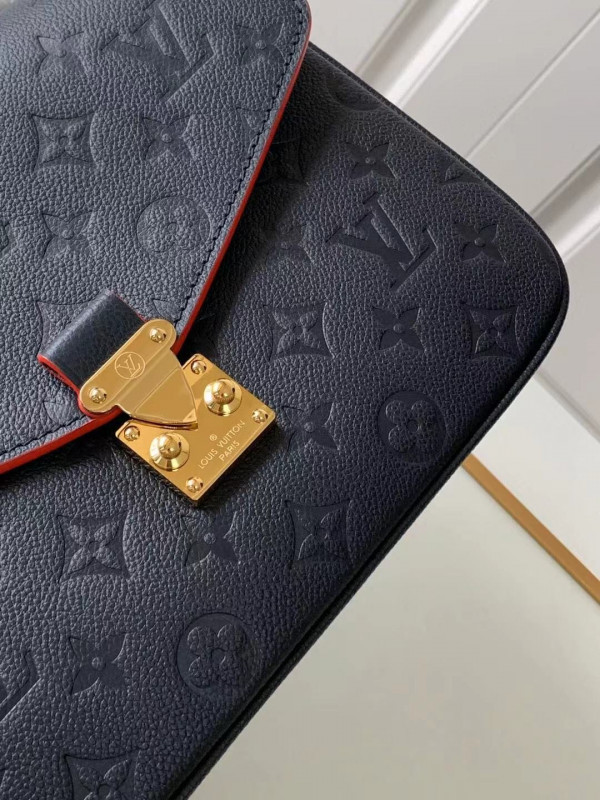 l**is V*t*n pochette metis