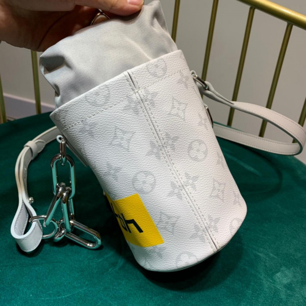l**is V*t*n chalk nano bag