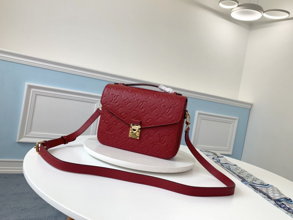 l**is V*t*n pochette metis