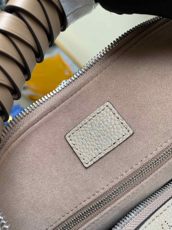 l**is V*t*n beaubourg hobo mm