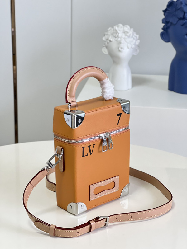 l**is V*t*n vertical box trunk