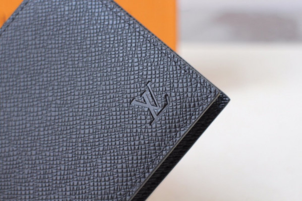 l**is V*t*n amerigo wallet