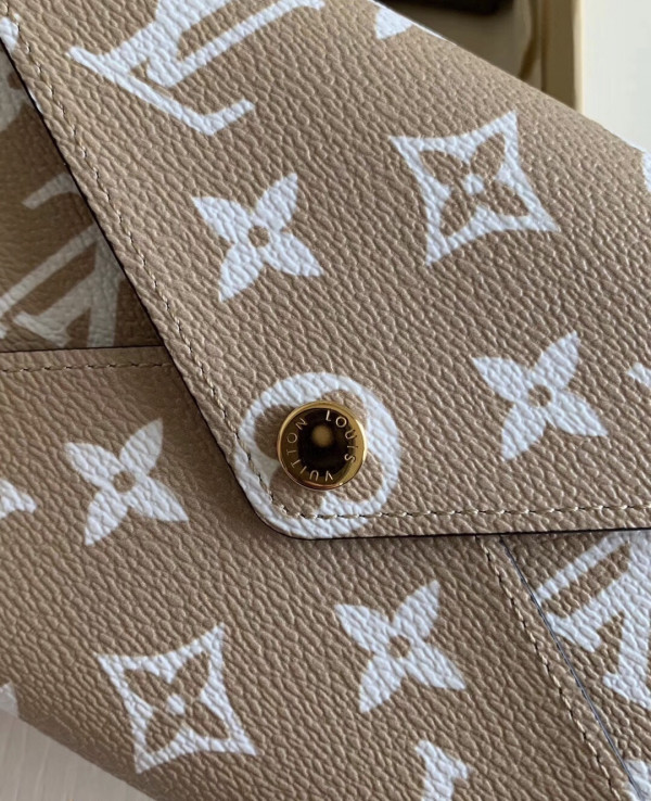 l**is V*t*n pochette kirigami