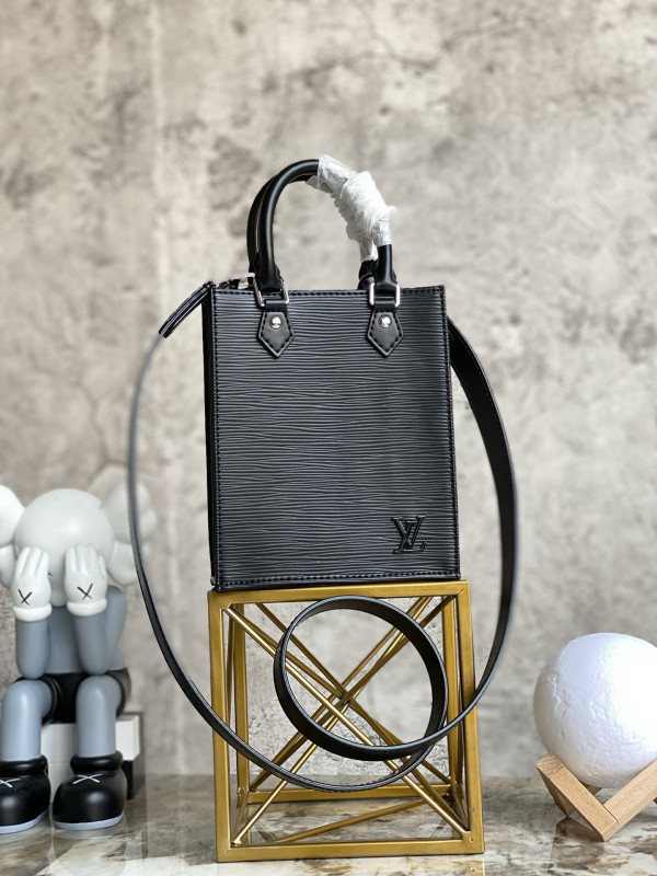 l**is V*t*n petit sac plat