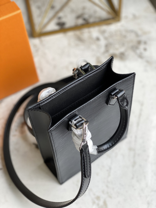 l**is V*t*n petit sac plat