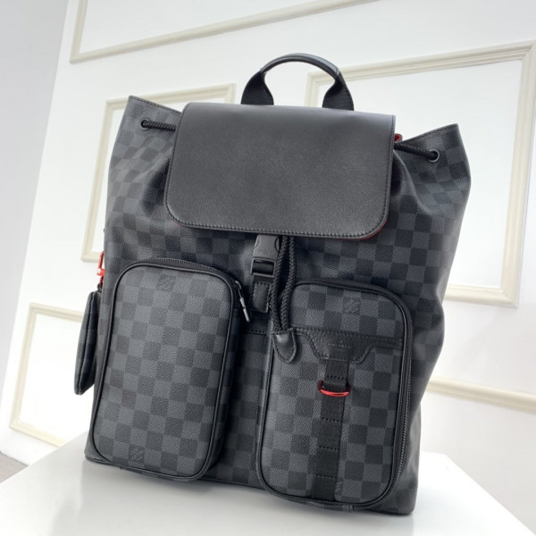 l**is V*t*n utility backpack