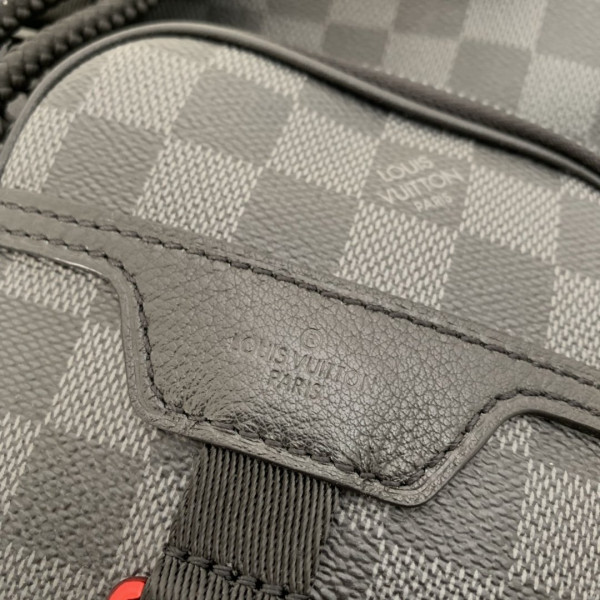 l**is V*t*n utility backpack