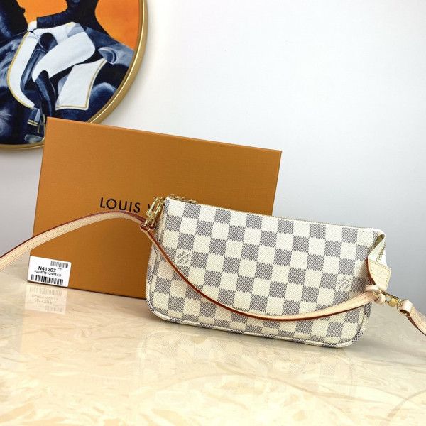 l**is V*t*n pochette accessoires