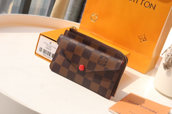 l**is V*t*n card holder recto verso