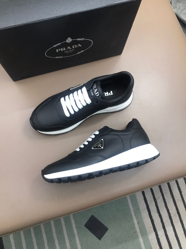 Pra*a sneakers