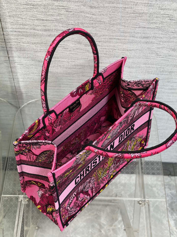 D*or book tote