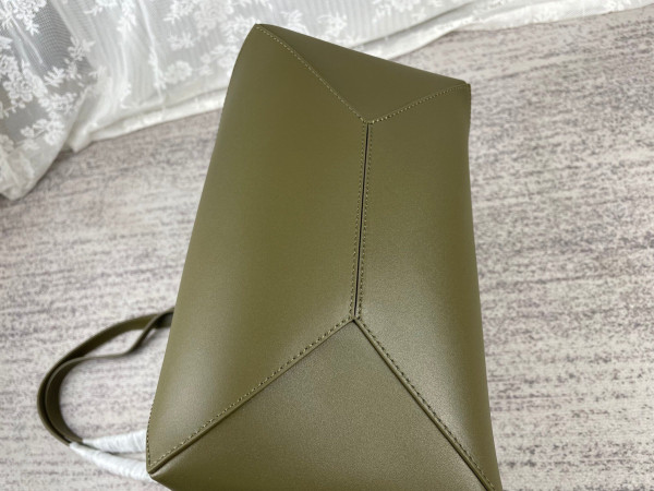 LOEWE Puzzle Fold Tote in shiny calfskin