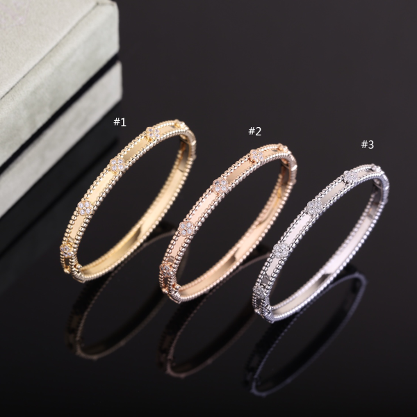 Van Cleef & Arpels Perlée BRACELET