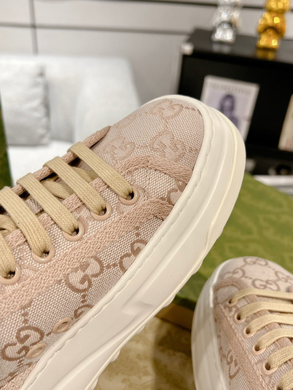 G*u*i sneaker