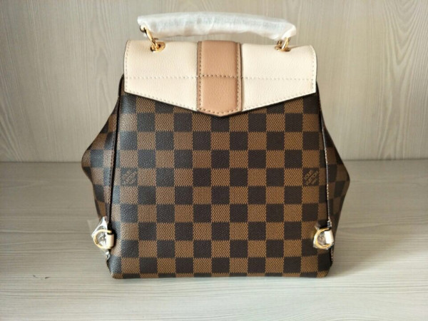 l**is V*t*n backpack clapton