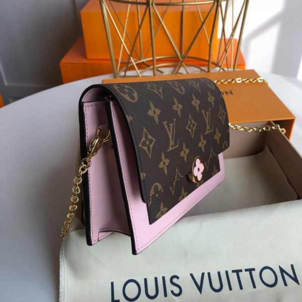 l**is V*t*n flore chain wallet