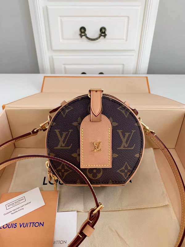 l**is V*t*n mini boite chapeau