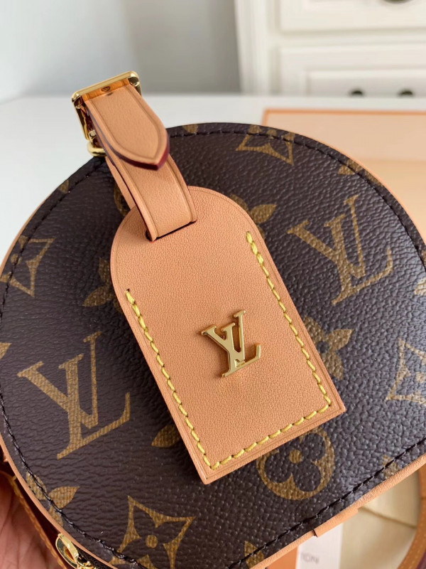 l**is V*t*n mini boite chapeau
