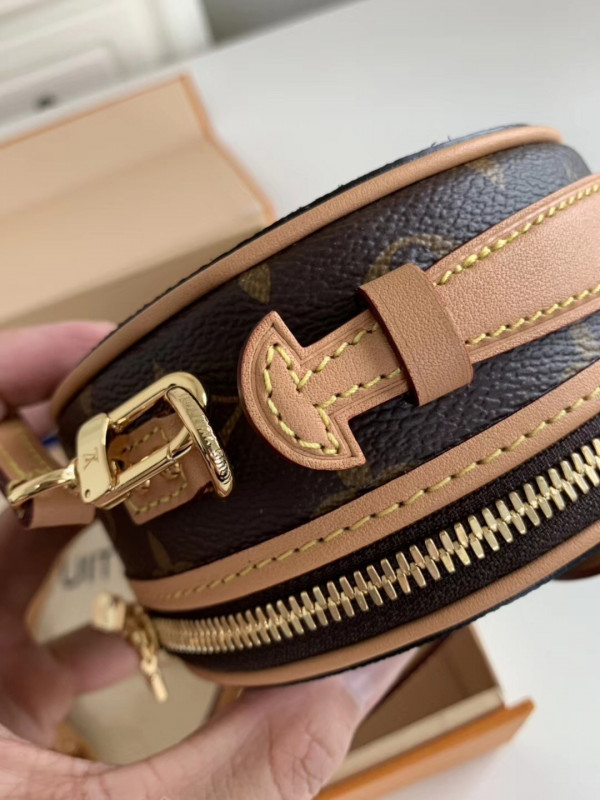 l**is V*t*n mini boite chapeau