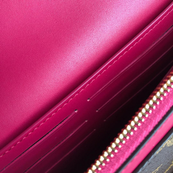 l**is V*t*n flore chain wallet
