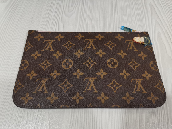 l**is V*t*n neverfull mm