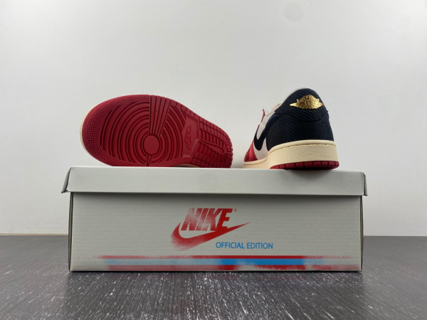 JORDAN 1 RETRO LOW OG TROPHY ROOM AWAY FN0432-100
