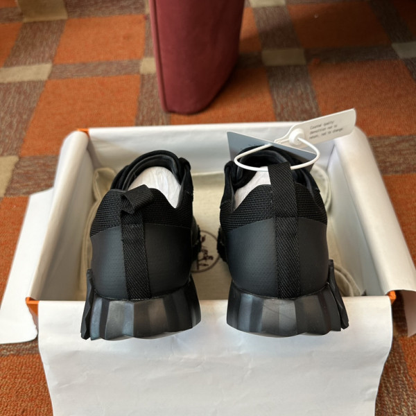 H**mes sneaker
