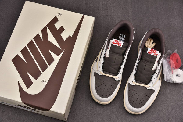 TRAVIS SCOTT X AIR JORDAN 1 LOW OG REVERSE MOCHA DM7866-162