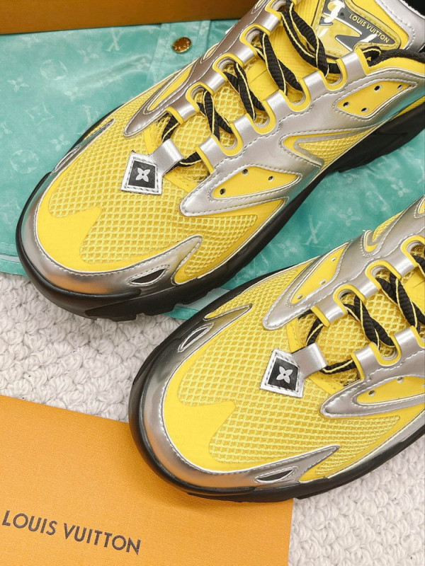 l**is V*t*n runner tatic sneaker
