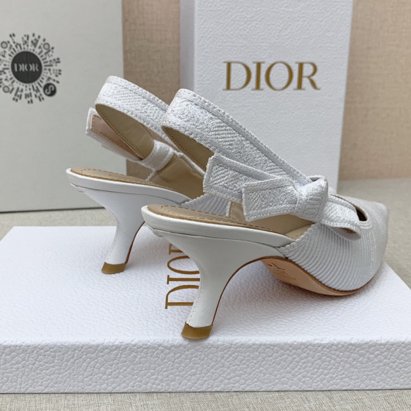 D*or j