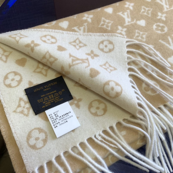 l**is V*t*n game on scarf