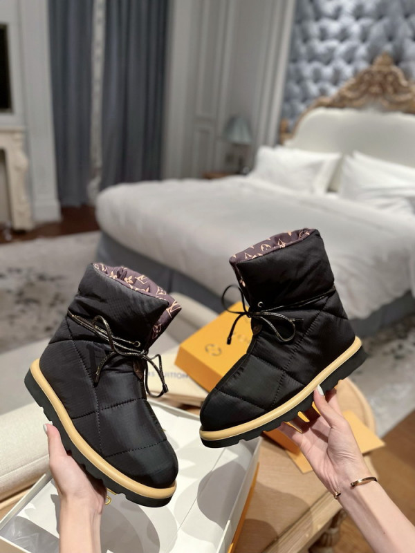 l**is V*t*n pillow comfort ankle boots