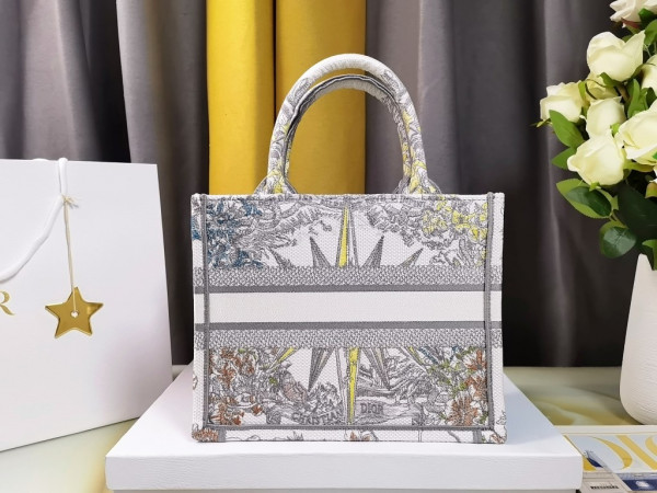 small D*or book tote