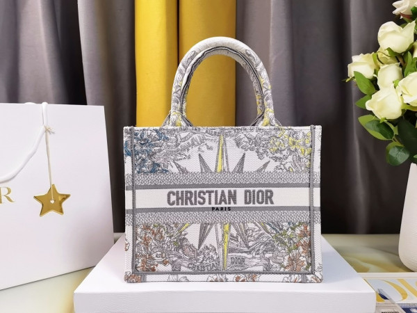 small D*or book tote