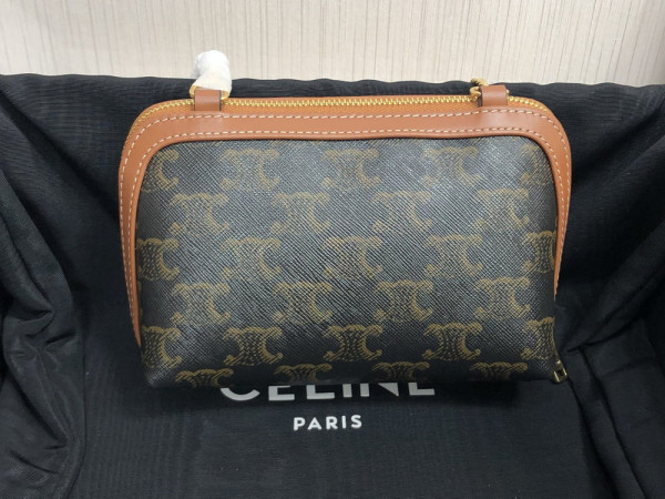 Ce**e clutch on chain in triomphe canvas