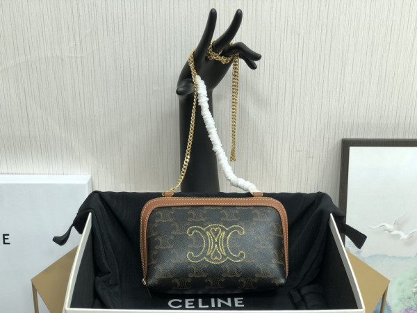 Ce**e clutch on chain in triomphe canvas
